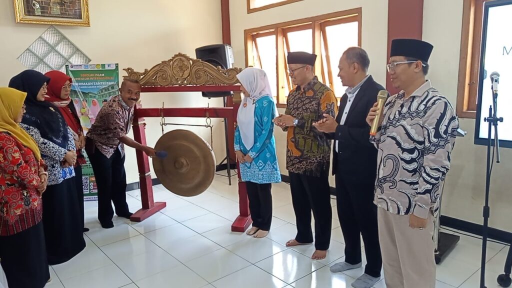 cd89121a-377d-4a33-81e8-ee406e94bcd9